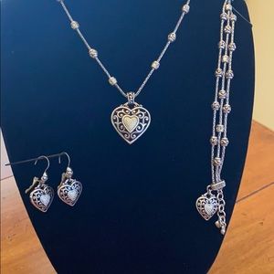 listing-status-banner